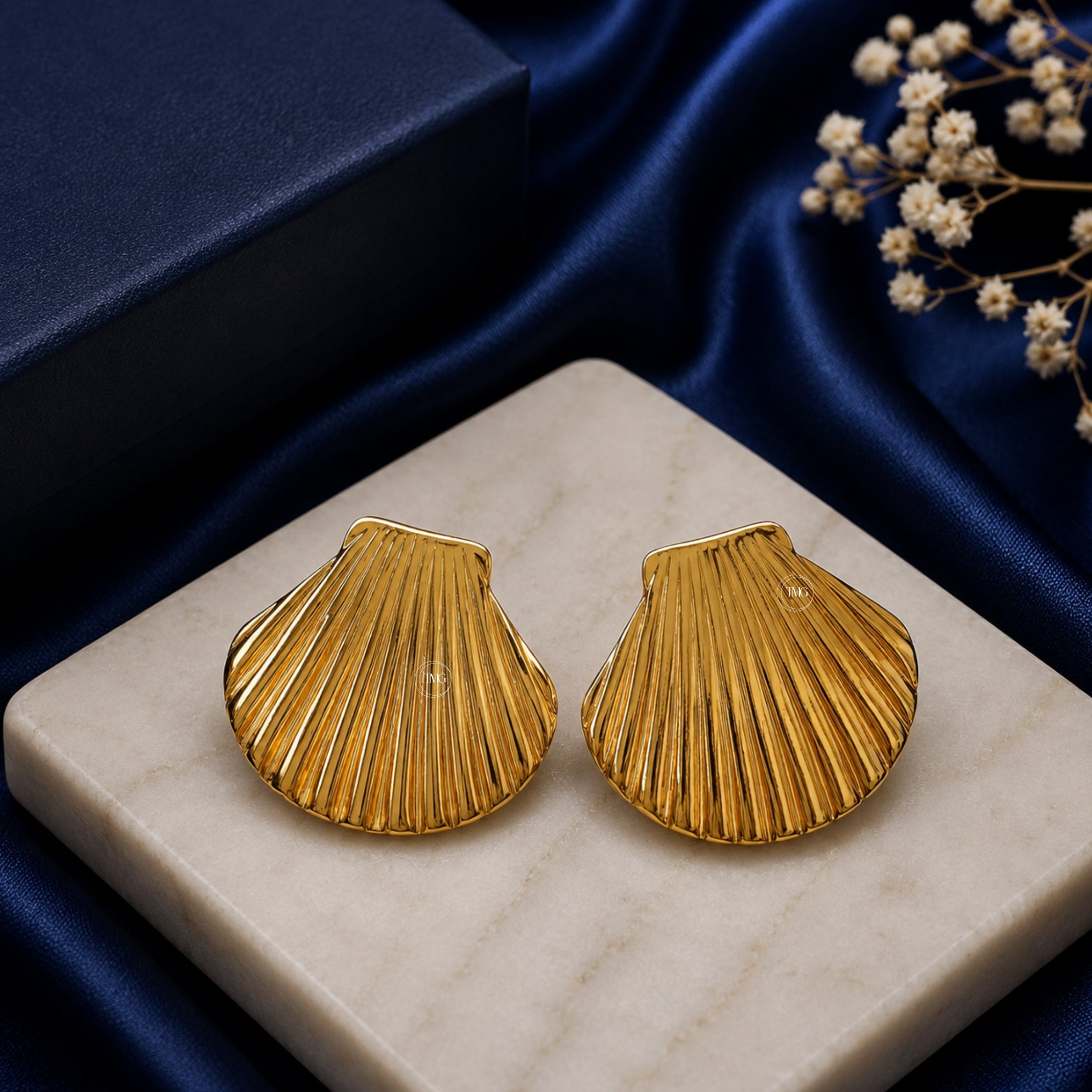 Golden Seashell